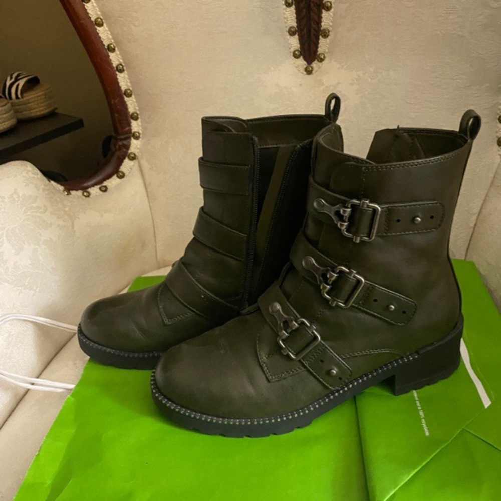 Burgundy Ankle Length boots in excellent condition